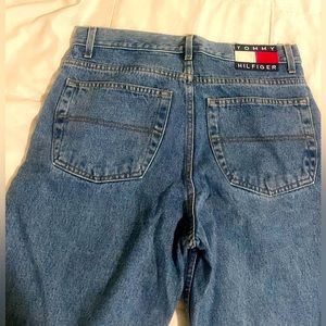 Vintage Tommy Hilfigure jeans size 32 baggy 90s fit